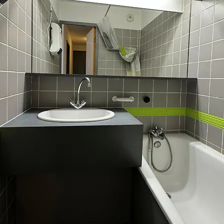 Cosy Au Pied Des Pistes Avec Balcon Et Wifi - Fr-1-181-2151 Apartment *
